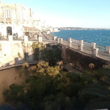 Ortigia Basic -locazione Turistica 3*