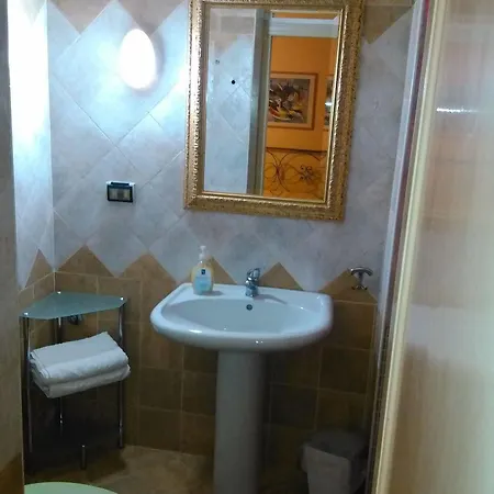 Bed & Breakfast Ortigia Basic -Locazione Turistica