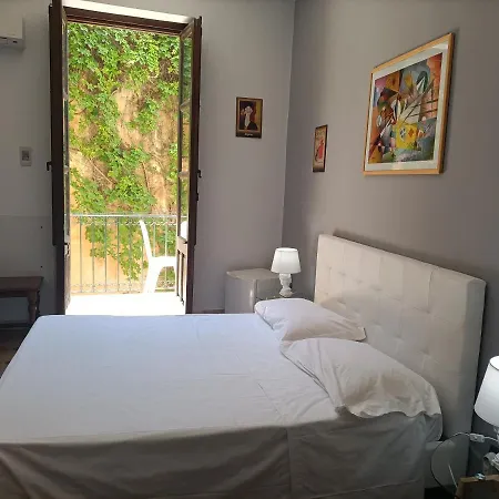 Ortigia Basic -locazione Turistica فندق مبيت وإفطار 3*