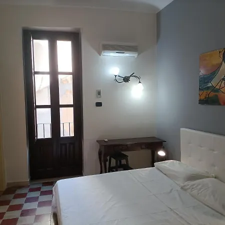 Ortigia Basic -locazione Turistica فندق مبيت وإفطار 3*