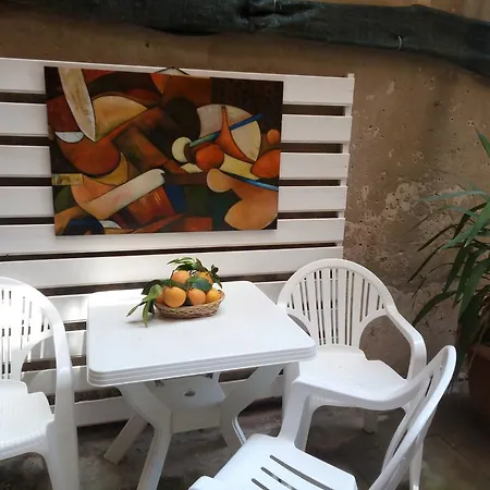 Ortigia Basic -locazione Turistica فندق مبيت وإفطار