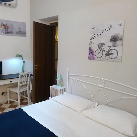 Ortigia Basic -locazione Turistica فندق مبيت وإفطار سيراكوزا